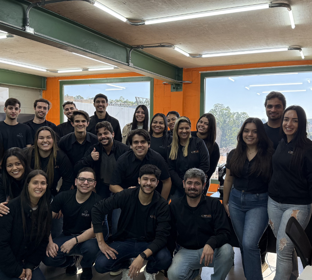 Equipe de engenharia e instalação Flex Solar